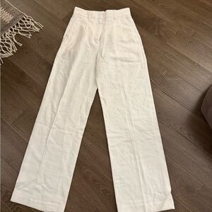 Elegant White Wide-Leg effortless aritzia linen sz 2 fits up to 4, fits 2 best.
